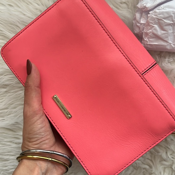 Rebecca Minkoff genuine leather crossbody bag with gold hardware - Picture 7 of 10